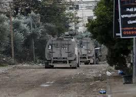 Zionist enemy raids Palestinian homes in Tulkarm, turns them into military barracks