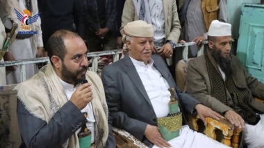محافظ إب يدشن مشروع كسوة العيد  622 يتيم ويتيمة