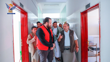 Al-Hamli a inspecté les dossiers médicaux de l'hôpital rural Saqin à Saada