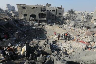 122 mártires en los bombardeos sionistas sobre la Franja de Gaza desde el amanecer de ayer