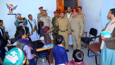 Militärkommenduere besuchen die Sommerschulzentren in der Hauptstadt Sana'a