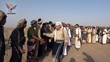 محافظ عمران وأمين محلي المحافظة يزوران المرابطين بعدد من المواقع في الجوف ومأرب