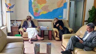 نائب وزير الإدارة والتنمية المحلية يناقش مع محافظ شبوة الأوضاع في المحافظة