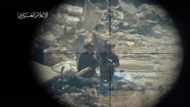 Al-Qassam Brigades broadcasts scene of sniping Zionist soldier in industrial area 