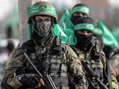 Der Widerstand kündigt die Eliminierung von fünf zionistischen Soldaten und einem Truppentransporter im Norden des Gazastreifens an