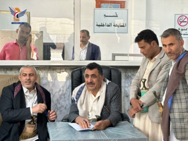 الاطلاع على سير العمل بإدارة خدمة الجمهور في وزارة النفط والمعادن