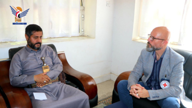 Gouverneur von Dhamar bespricht mit dem IKRK die humanitäre Situation in der Provinz