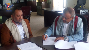 Unterzeichnung von Vereinbarung zur Projektsfinanzierung zur Reparatur von Schmutzbarrieren im Wadi Al-Kidiya in Ad-Dorayhemi 