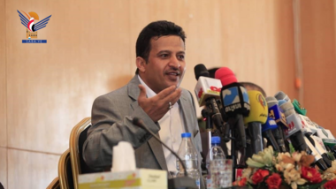 Al-Ezzi niega las acusaciones del canal Al-Hadath de que Sanaa cobra regalías de los barcos europeos