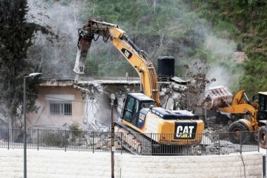 Hamas calls for confronting destruction of homes by Zionist enemy in West Bank
