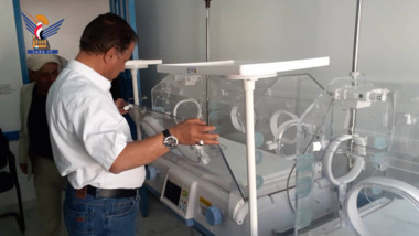مجمع السنينة الطبي في أمانة العاصمة يتسلّم معدات طبية