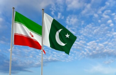 باكستان : إيران ليست دولة نووية والضربات الأمريكية غير مبررة
