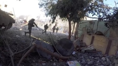 Al-Qassam Brigades attack ten Zionist soldiers from distance of zero east of Khan Yunis