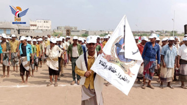 Mobilization forces popular parade in Al-Marawah district, Hodeida marks  September 21 revolution