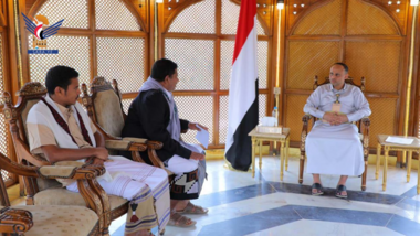 Le président Al-Mashat rencontre le chef de l'association 
