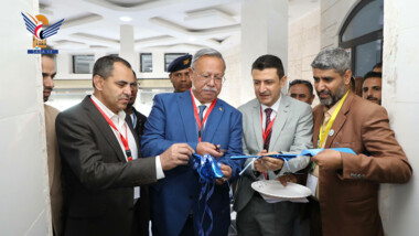 الدكتور بن حبتور يشارك في المؤتمر العلمي الأول للإدارة الطبية بجامعة 21 سبتمبر