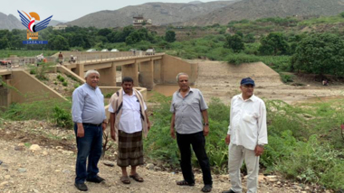 Landwirtschaftsminister inspiziert Bewässerungssystem durch Überschwemmungen in den Rima- und Zabid-Tälern in Hodeidah