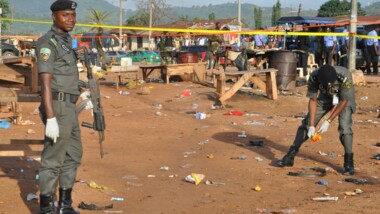 Diez personas mueren al derrumbarse una mezquita en Nigeria