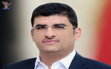 الدكتور أبو لحوم يهنئ قائد الثورة ورئيس المجلس السياسي بعيد الفطر 