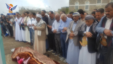 السامعي يشارك في مراسم تشييع جثمان عبدالجليل جازم في حيفان بتعز 