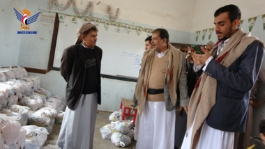  أمانة العاصمة .. توزيع ألف و500 حقيبة عيدية بحي الحتارش بمديرية بني الحارث