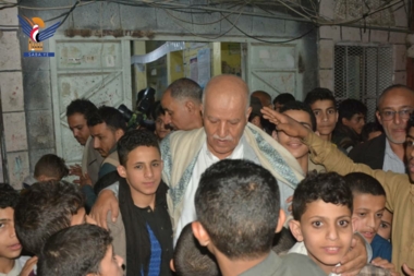  محافظ إب يتفقد دار الحبيشي لرعاية وتأهيل الأيتام