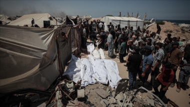 استشهاد 39 فلسطينياً بينهم أطفال بهجمات صهيونية على المدنيين في غزة منذ الفجر