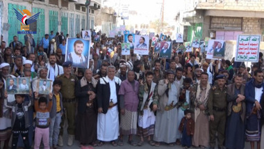 مسيرة جماهيرية في البيضاء وفاء للشهيد الصماد وتضامنا مع الشعب الفلسطيني