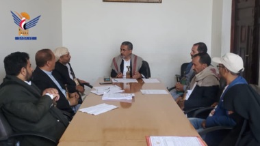 Al Mahwit Local Administration discusses performance progress in some sectors, executive offices