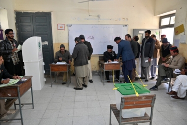 بدء التصويت في الانتخابات العامة بباكستان