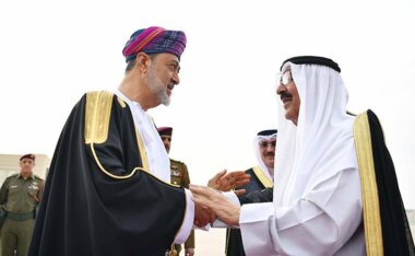 Der Sultan von Oman trifft zu einem zweitägigen offiziellen Besuch in Kuwait ein