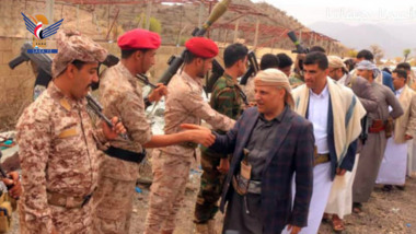 Al-Junaid, Abu Lahm, Salah et Al-Masawa visitent ceux stationnés à Taiz