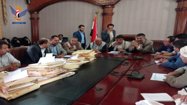 Ouverture des enveloppes de cinq appels d'offres pour des projets d'entretien des rues de la Capitale Sana'a