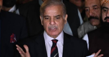El primer ministro de Pakistán anuncia su intención de llamar al presidente del país a disolver el parlamento