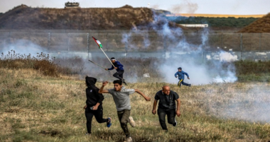 إصابة ثلاثة فلسطينيين جراء قمع قوات العدو الصهيوني لمسيرة شرق قطاع غزة