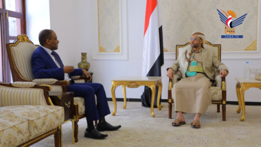 Le président Al-Mashat rencontre le gouverneur de l'archipel de Socotra