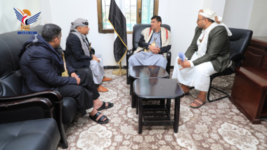 Treffen unter dem Vorsitz von Dr. Abu Lohoum erörtert der Stand der Umsetzung der kommunalen Projekte in Taiz