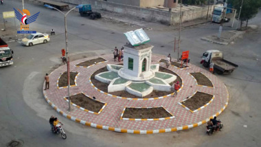 استكمال إنشاء دوار و مجسم المصحف الشريف بمدينة الحديدة