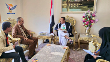 FM meets QRCS chief to discuss humanitarian efforts