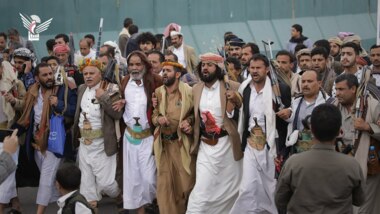 Una gran multitud acudió a la plaza Al-Sabeen en la capital, Sana'a, y a las plazas de las gobernaciones.