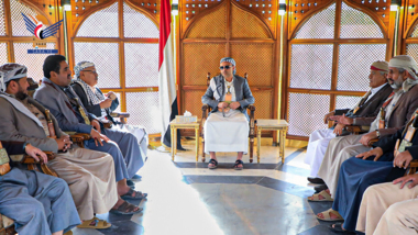 President Al-Mashat discusses with Marib sheikhs development performance level  in province