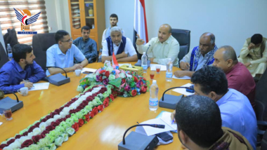 Erörterung von Mechanismen und Möglichkeiten zur Unterstützung der Wiederherstellung von Exportgüteraktivitäten über den Hafen von Hodeidah