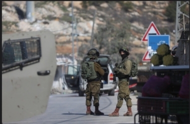 Zionist enemy sets up three flying checkpoints between Nablus, Ramallah 