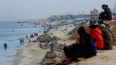 Fears & risks of US plan to deliver aid to Gaza by sea