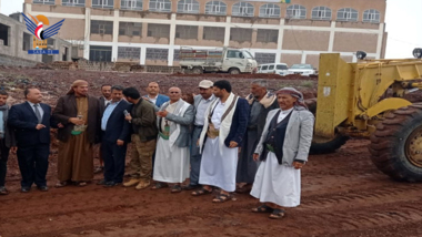 Vize-Premierminister weiht fünf Straßenprojekte in Sanaa