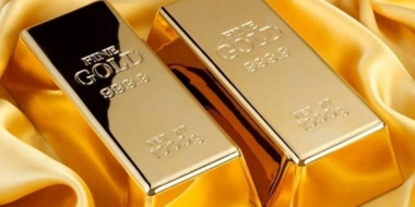 انخفاض أسعار الذهب لأدنى مستوياتها خلال أكثر من أسبوعين
