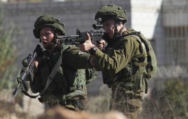 إصابة طفلين فلسطينيين برصاص العدو شمال الخليل