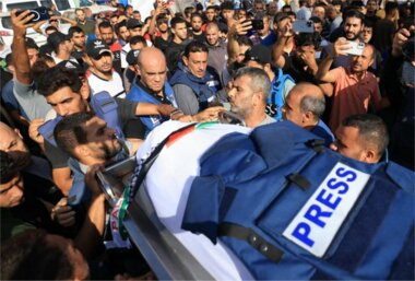 الدوحة تدعو إلى تحقيق مستقل في جرائم العدو الصهيوني ضد الصحفيين بغزة
