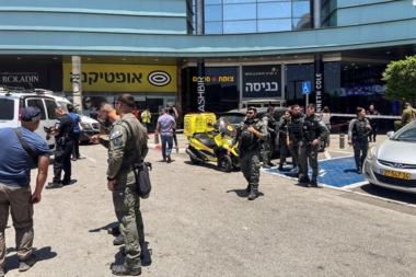 Zionist soldier killed, two others injured in stabbing attack in northern occupied Palestine