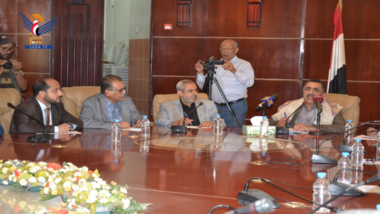 Oil Minister: 130 m oil barrels have been looted by aggression coalition 